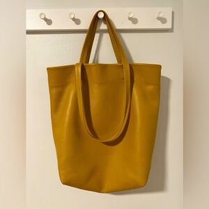 Cuyana tote bag